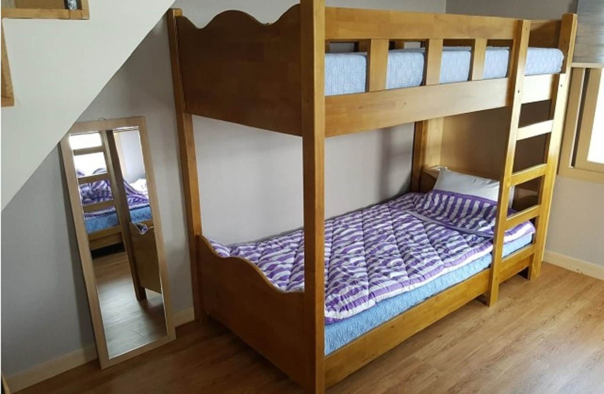 Two Wheels Guest House Σεογκουίπο Εξωτερικό φωτογραφία